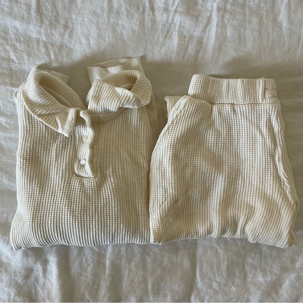 Set Active Cream Collared Waffle Set